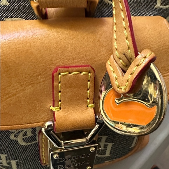 DOONEY & BOURKE NWOT double pocket (with locks on front)  Satchel monogram bag - Picture 5 of 5